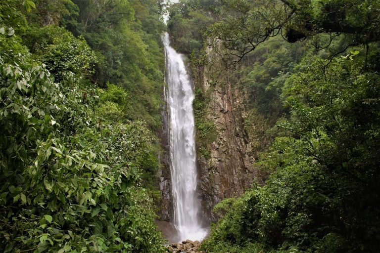 3A Cachoeira do Bizungo. Morro grande
